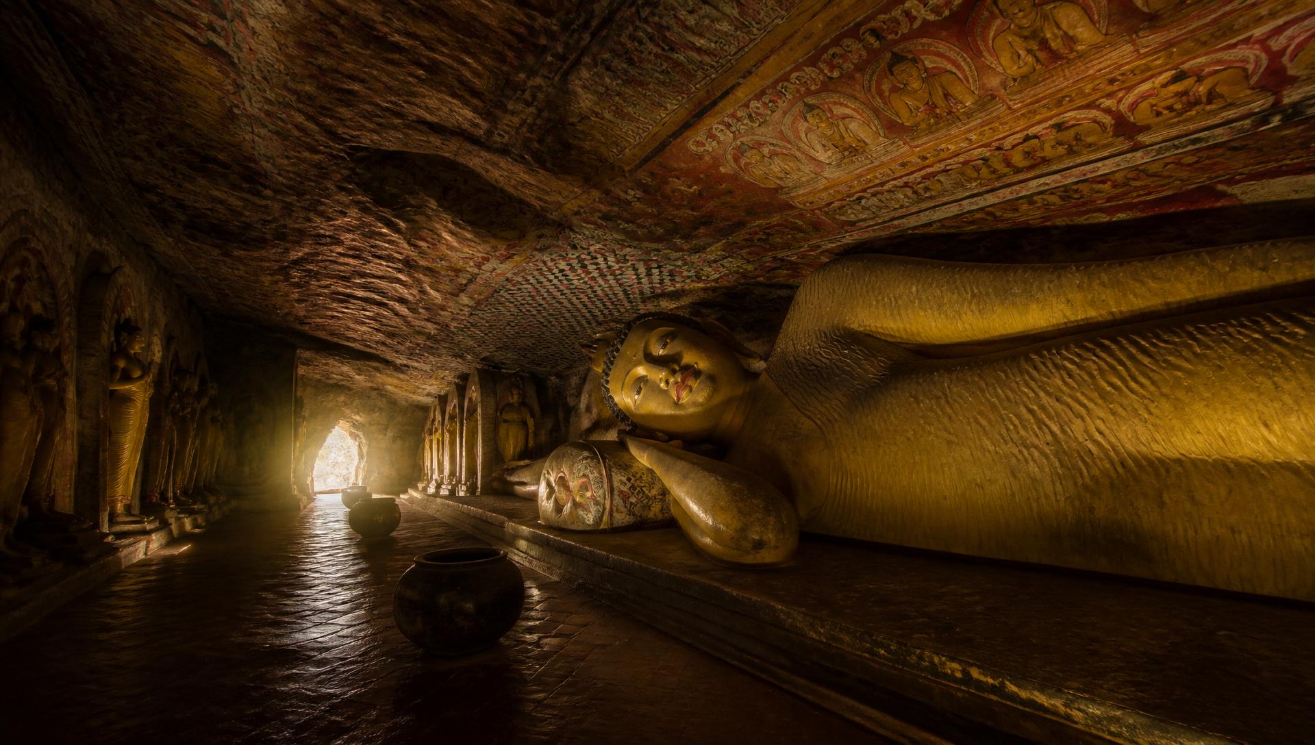 専門家と巡るスリランカの聖なる寺院、ガイド付き巡礼