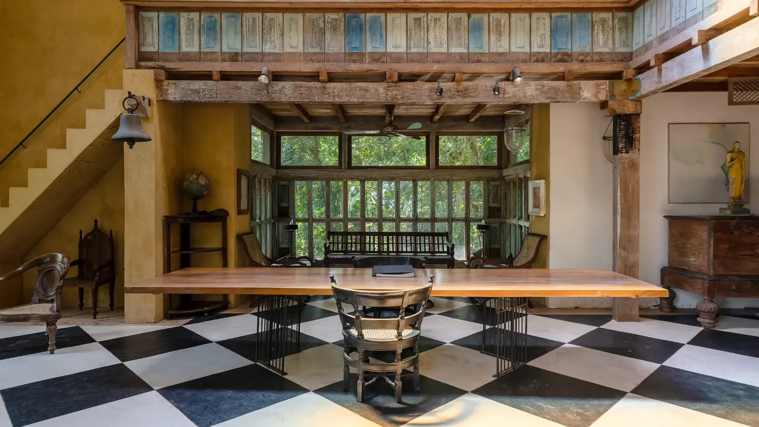 Bawas Iconic Country House