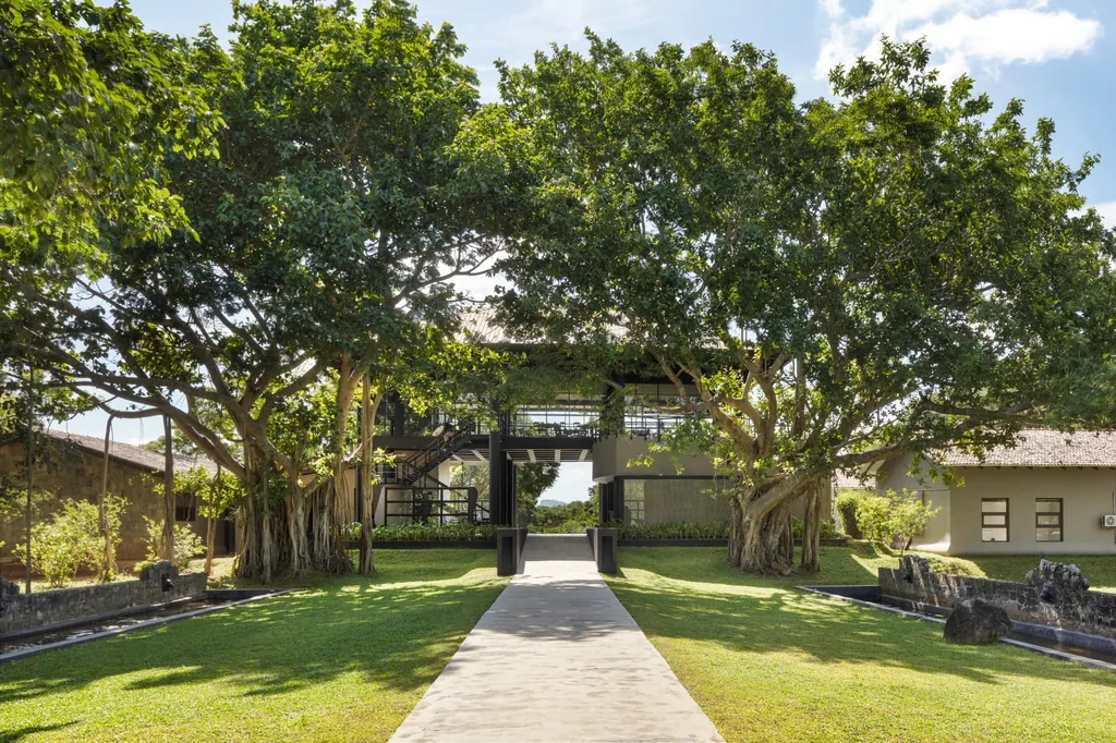 Ayugiri Ayurveda Wellness Resort - Lux Ceylon